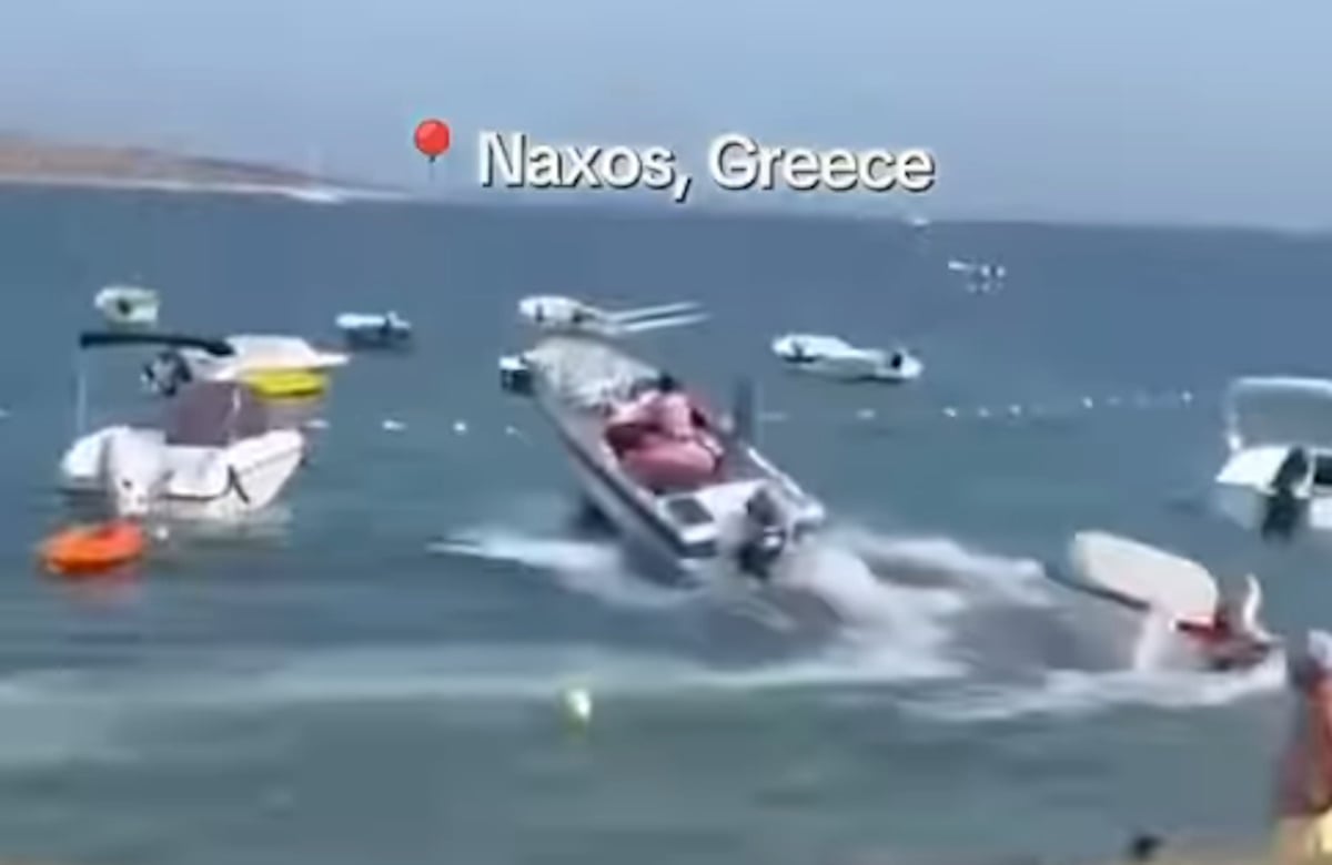 Νάξος: Χειριστής σκάφους έχασε τον έλεγχο και προσέκρουσε σε βάρκες στη θάλασσα, βίντεο