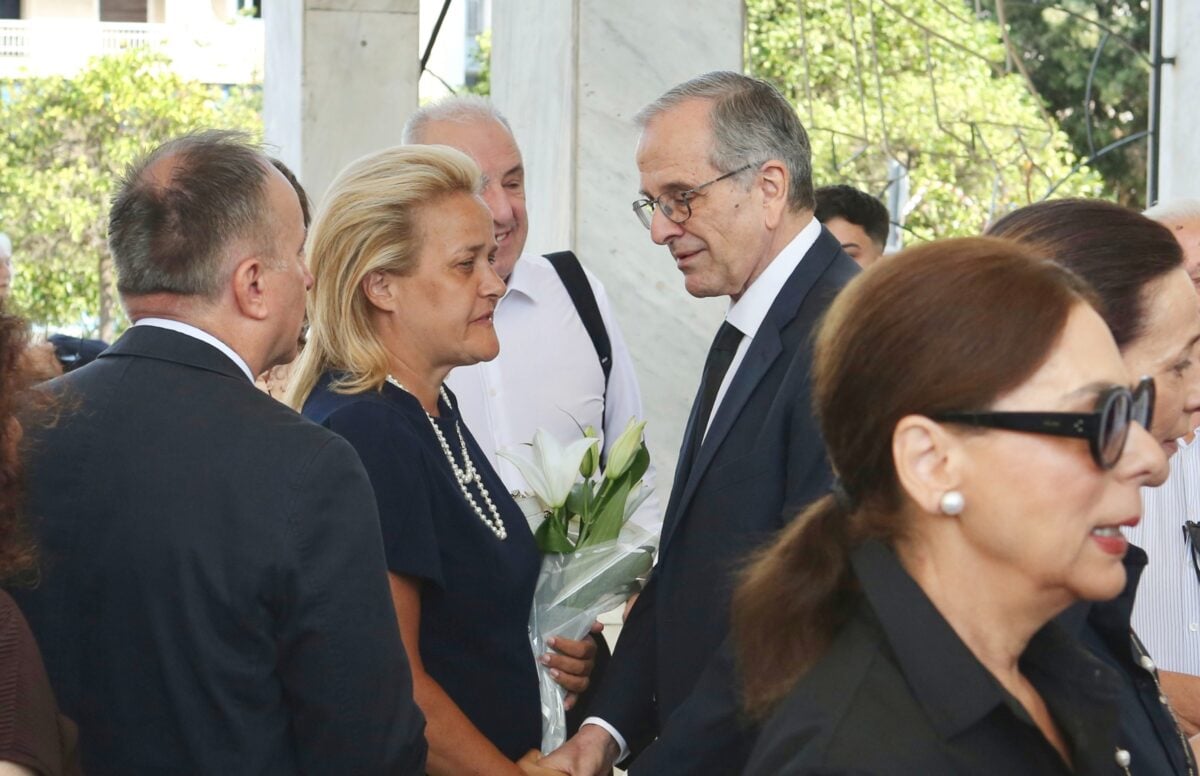 Λένα Σαμαρά: Μνημόσυνο για τον έναν χρόνο από τον θάνατο της κόρης του Αντώνη Σαμαρά 12 Λένα Σαμαρά: Μνημόσυνο για τον έναν χρόνο από τον θάνατο της κόρης του Αντώνη Σαμαρά