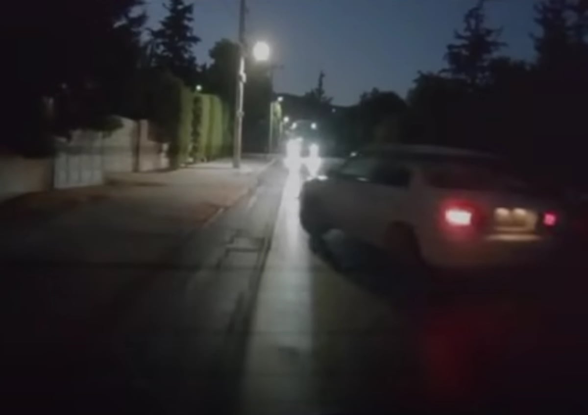 Νέα Ερυθραία: Βίντεο με αυτοκίνητο στο αντίθετο ρεύμα – Οδηγός απέφυγε σύγκρουση την τελευταία στιγμή