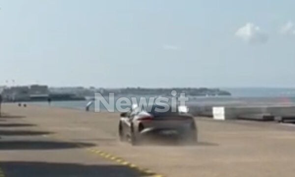 Θεσσαλονίκη: Ασυνείδητοι οδηγοί έτρεχαν παράνομα με σπορ αυτοκίνητα στη Νέα Παραλία – Η αντίδραση του Δήμου