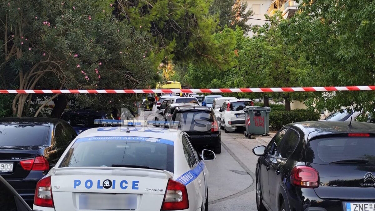 Πυροβολισμοί στη Νέα Σμύρνη: Άνδρας σκότωσε τη γυναίκα και στη συνέχεια αυτοκτόνησε 1 Πυροβολισμοί στη Νέα Σμύρνη: Άνδρας σκότωσε τη γυναίκα και στη συνέχεια αυτοκτόνησε