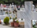Λαμία: Σπαραγμός σε νεκροταφείο – Mάνα μέσα στον πόνο της νόμιζε ότι έκλεψαν τη σορό του γιου της