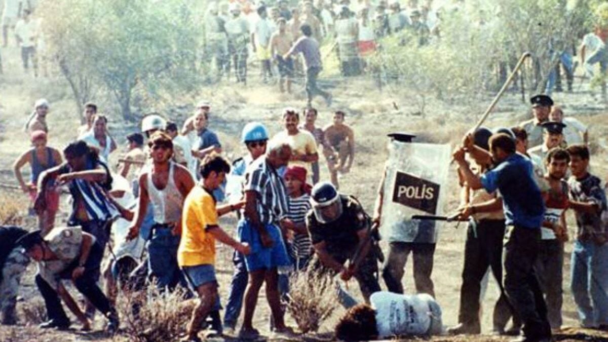 Κρεσέντο κυνισμού από τον φονιά του Τάσου Ισαάκ: «Η σημαία δεν πρέπει να κατεβαίνει» 4 Κρεσέντο κυνισμού από τον φονιά του Τάσου Ισαάκ: «Η σημαία δεν πρέπει να κατεβαίνει»