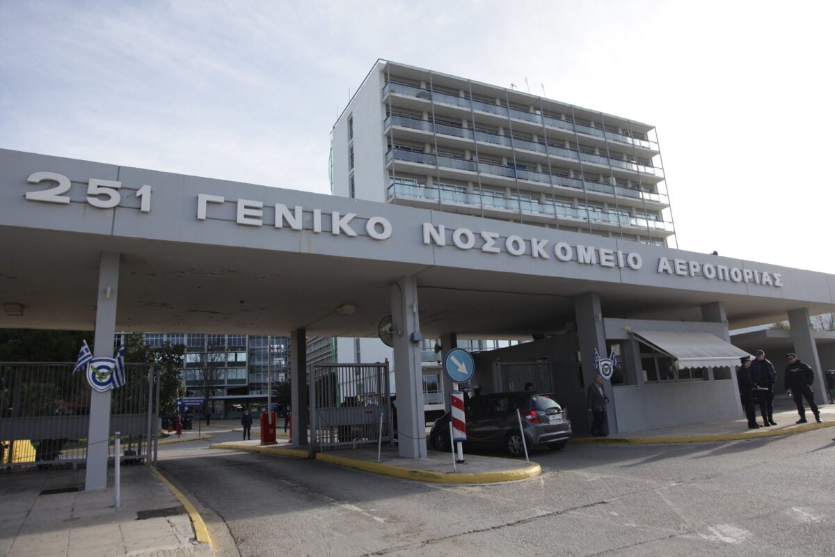 Σύγκρουση ελικοπτέρων στην Ψάθα: Η ηγεσία της Πυροσβεστικής στο 251 ΓΝΑ για τους τραυματίες