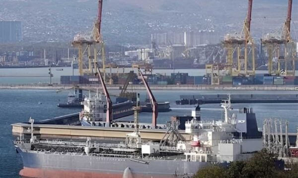 Ρωσία: Τρία πολεμικά πλοία επλήγησαν στη ναυτική βάση του Νοβοροσίσκ, σύμφωνα με τη SBU