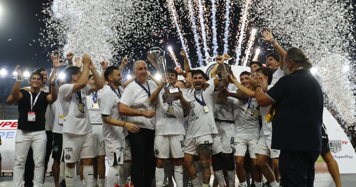 Απονομή του Super Cup στον ΟΦΗ και η fair-play κίνηση του Μάριου Ηλιόπουλου 1 Απονομή του Super Cup στον ΟΦΗ και η fair-play κίνηση του Μάριου Ηλιόπουλου
