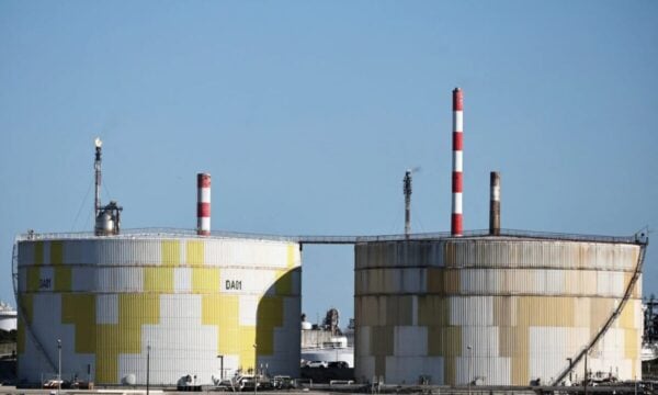Σταθερά πάνω από τα 93 δολάρια το πετρέλαιο λόγω ανησυχιών για νέο ράλι
