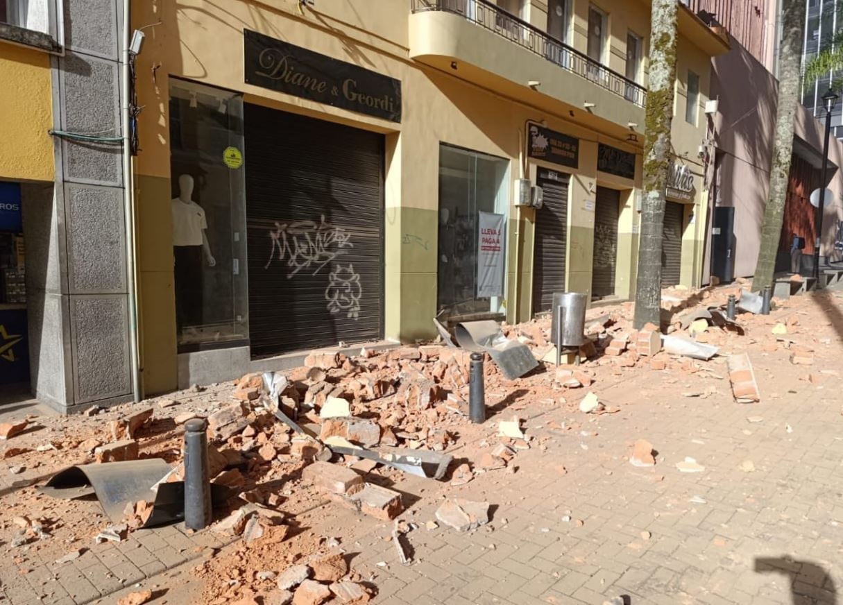 Σεισμός 7,4 Ρίχτερ στην Κολομβία: Βίντεο από το χτύπημα του εγκέλαδου