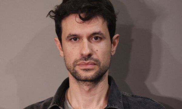 Ορφέας Αυγουστίδης: Το οικογενειακό άλμπουμ και η αγκαλιά με την κόρη του στο καλοκαίρι, την αγάπη και τη γιορτή