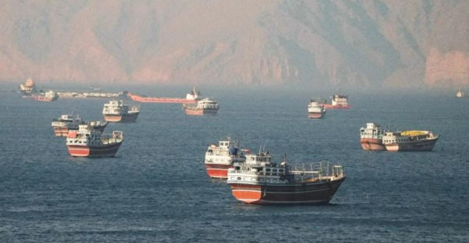 Δεξαμενόπλοιο χτυπήθηκε στην είσοδο των Στενών του Ορμούζ
