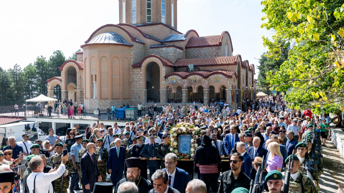 Κωνσταντίνος Τασούλας στην Παναγία Σουμελά ανήμερα του Δεκαπενταύγουστου: Προσκυνήματα, έθιμα και παραδόσεις στη Μακεδονία 1 Κωνσταντίνος Τασούλας στην Παναγία Σουμελά ανήμερα του Δεκαπενταύγουστου: Προσκυνήματα, έθιμα και παραδόσεις στη Μακεδονία