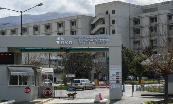 Πάτρα: Παιδί 2,5 χρόνων έπεσε από μπαλκόνι – Δέντρο έσωσε τη ζωή