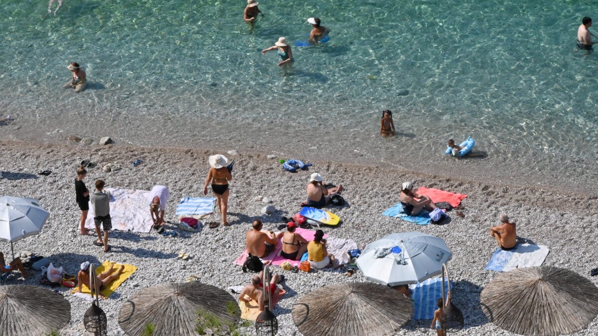 Καιρός αύριο: Άνοδος θερμοκρασίας, βροχές και καταιγίδες 1 Καιρός αύριο: Άνοδος θερμοκρασίας, βροχές και καταιγίδες