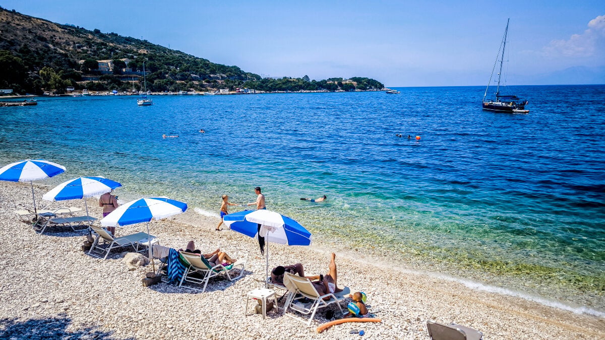 Καιρός σήμερα: Μικρή άνοδος της θερμοκρασίας, τοπικές βροχές και καταιγίδες 1 Καιρός σήμερα: Μικρή άνοδος της θερμοκρασίας, τοπικές βροχές και καταιγίδες