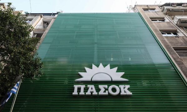 ΠΑΣΟΚ: Χάθηκε η ευκαιρία του Ταμείου Ανάκαμψης για στήριξη παιδιών και αδύναμων – 90% λιγότερη προστασία στον Έβρο