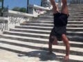 Πάτρα: Κατέβηκε 206 σκαλοπάτια με τα χέρια – Εικόνες που έγιναν viral