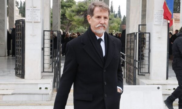 Πένθος για τον Παύλο Ντε Γκρες: Πέθανε στενό οικογενειακό του πρόσωπο – Η ανάρτηση