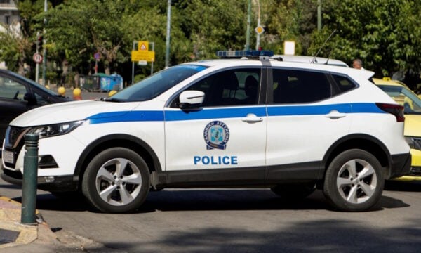 Βόλος: Συνελήφθη ανήλικος που οδηγούσε μηχανή χωρίς δίπλωμα και επιτέθηκε σε αστυνομικό