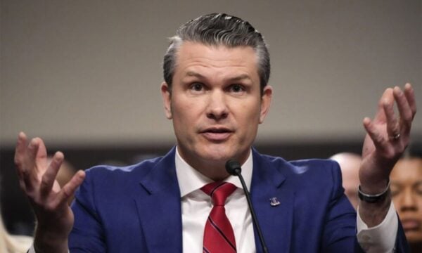 Χέγκσεθ: Οι αμερικανικές δυνάμεις σε πλήρη ετοιμότητα απέναντι στο Ιράν
