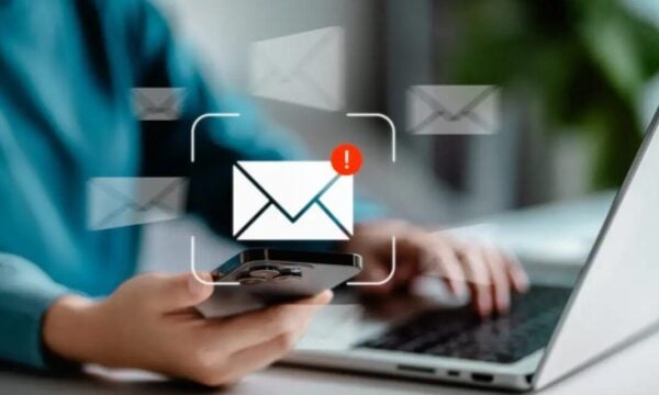 Νέα απάτη με SMS: Επιτήδειοι στέλνουν μήνυμα για δήθεν τροχονομικές παραβάσεις