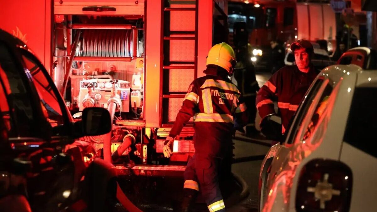 Φωτιά στο Καρπενήσι σε δασική έκταση: Ισχυρές δυνάμεις στο σημείο 1 Φωτιά στο Καρπενήσι σε δασική έκταση: Ισχυρές δυνάμεις στο σημείο
