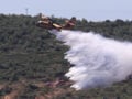 Φωτιά στην Κρεμαστή Λακωνίας – Σηκώθηκαν 3 αεροπλάνα και ένα ελικόπτερο