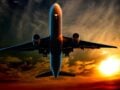 Μοναδικές εικόνες της έκλειψης Ηλίου από το πιλοτήριο αεροπλάνου (Vid)
