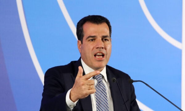 Πλεύρης: Καταγγέλλει fake news για το μεταναστευτικό