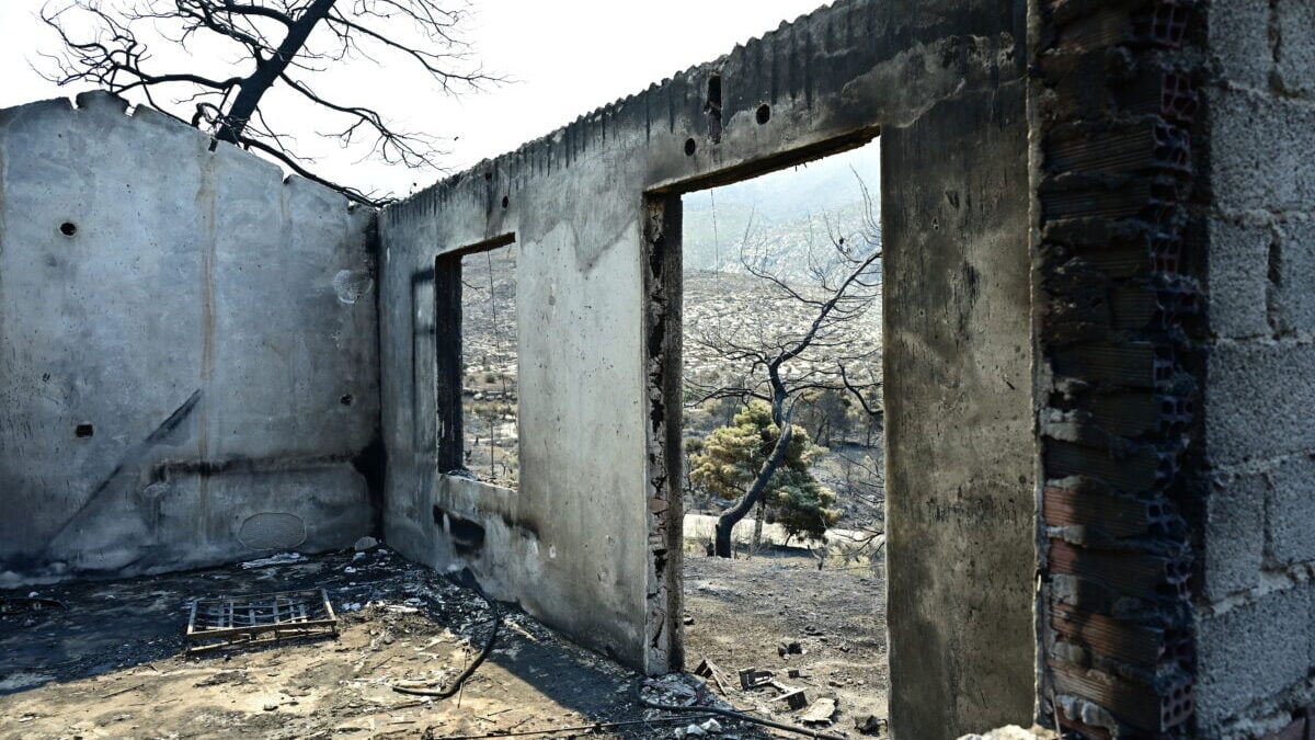 325 αυτοψίες σε σπίτια που κάηκαν από τις φωτιές – 118 «κόκκινα» σπίτια 1 325 αυτοψίες σε σπίτια που κάηκαν από τις φωτιές – 118 «κόκκινα» σπίτια