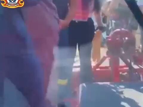 Από την επιχείρηση απεγκλωβισμού στη Σαλαμίνα