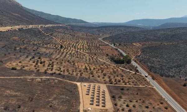 Εικόνες από drone στην καμένη γη της Βοιωτίας. Αυτοψία σε Δομβραίνα και Ξηρονομή
