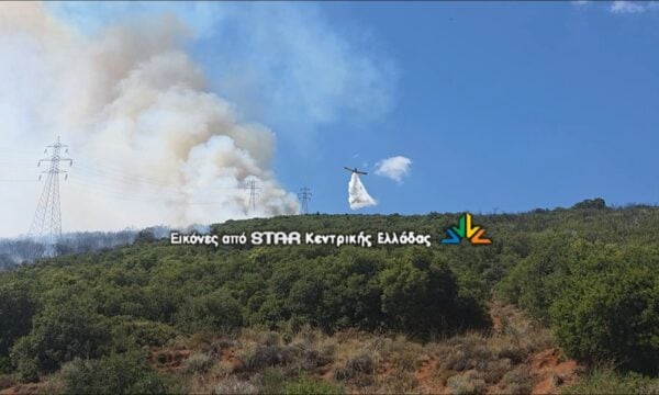 Φωτιά στην Καμηλόβρυση του δήμου Λαμιέων . Εκκενώθηκε μοναστήρι