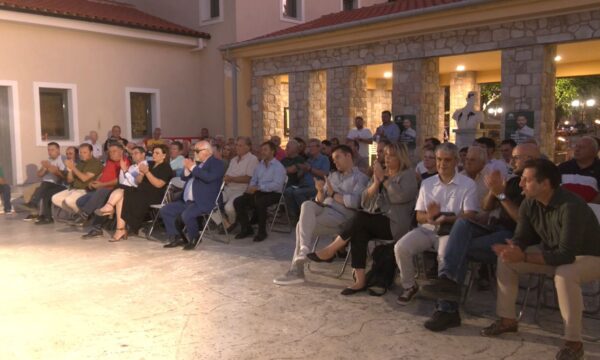 Κλιμάκιο του ΠΑΣΟΚ στην Αμφίκλεια για τα αγροτικά προβλήματα