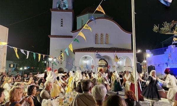 Πάρος: Νησιώτικο γλέντι στο πανηγύρι της Μεταμόρφωσης του Σωτήρος στη Μάρπησσα
