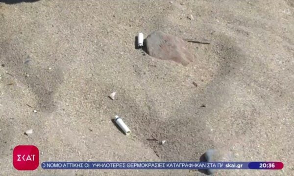 Πνίγονται στα αποτσίγαρα οι ελληνικές παραλίες