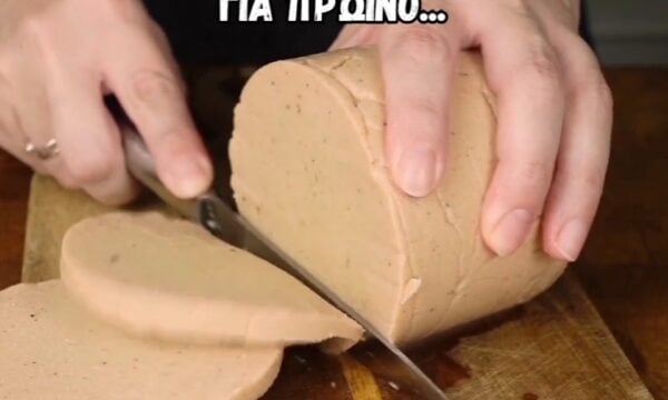 ΣΠΙΤΙΚΟ ΖΑΜΠΟΝ ΑΠΟ ΚΟΚΚΙΝΕΣ ΦΑΚΕΣ ΚΑΙ ΚΑΣΙΟΥΣ