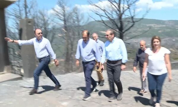 Στη Δωρίδα ο Κώστας Κατσαφάδος για τις καταστροφές από τη φωτιά