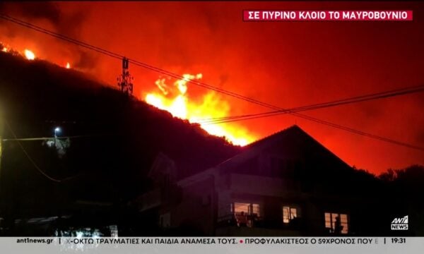 Στις φλόγες τουριστικά θέρετρα της Κροατίας