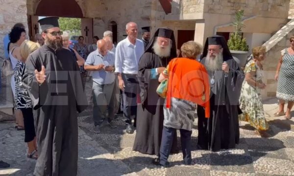 Συγκίνηση στη Μονή Αγίου Μηνά: Ο Πατριάρχης Αλεξανδρείας Θεόδωρος Β΄ στο Μουσείο της Σφαγής της Χίου