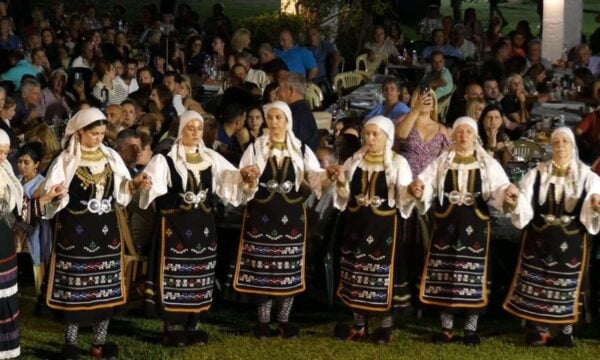 Το 33ο Αντάμωμα Σαρακατσαναίων στην αυλαία του Φεστιβάλ Κήπων Αλιάρτου