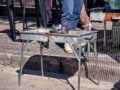 Φωτιές: Δύο συλλήψεις σε Ραφήνα και Ίλιον για παράνομη χρήση ψησταριάς – Πρόστιμα 3.000 ευρώ από την Πυροσβεστική