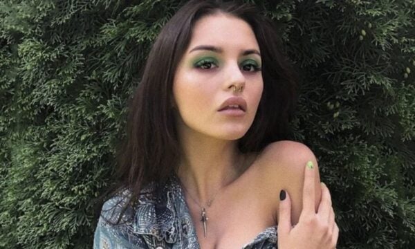 Πρώην μέλος των Pussy Riot αποκαλύπτει ότι τη στρατολόγησαν οι μυστικές υπηρεσίες της Ρωσίας με απειλές – Καταγγέλλει ότι της ζήτησαν να βοηθήσει σε δολοφονία