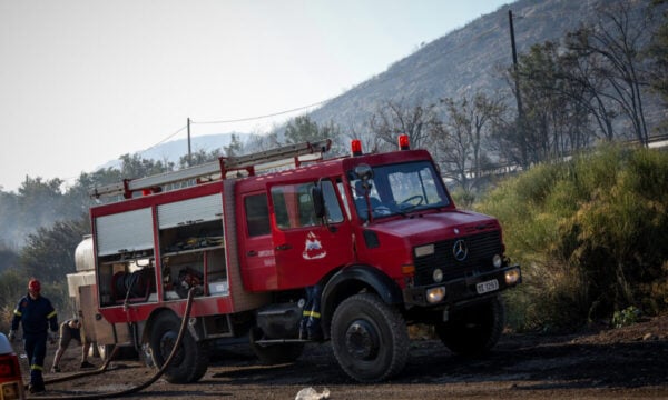 Φωτιά στην Καλαμάτα, στην περιοχή Αριοχώρι – Επιχειρούν 2 εναέρια
