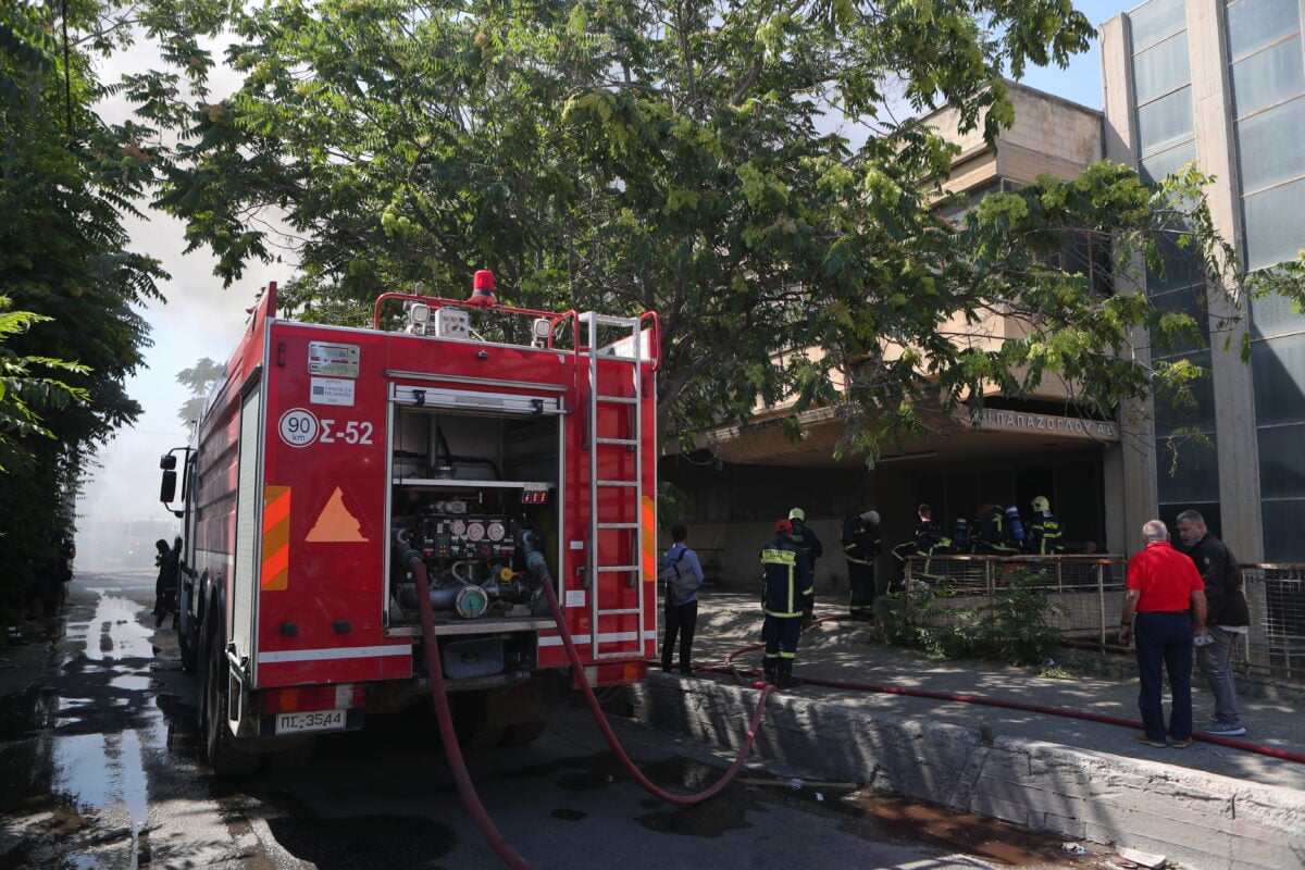 Φωτιά σε διαμέρισμα στην Πετρούπολη υπό έλεγχο, κυκλοφοριακές ρυθμίσεις