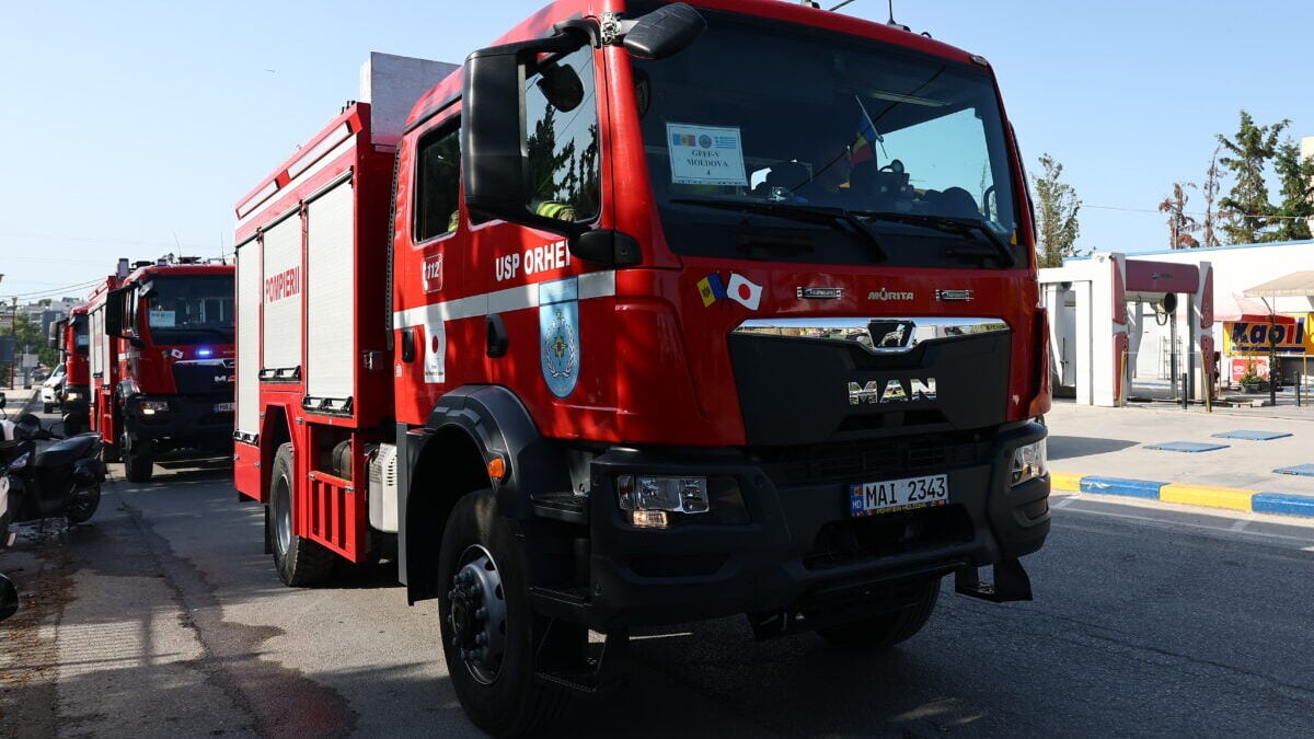 Φωτιά σε εργοστάσιο χημικών στην Παλλήνη 1 Φωτιά σε εργοστάσιο χημικών στην Παλλήνη