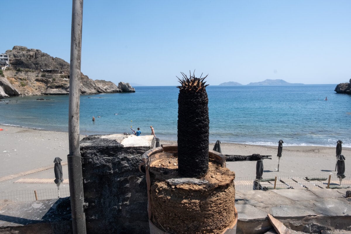 Φωτιά στο Ρέθυμνο: Ελληνική σημαία στο σημείο όπου πέθαναν οι 2 πυροσβέστες – Εικόνες καταστροφής μετά την πυρκαγιά 27 Φωτιά στο Ρέθυμνο: Ελληνική σημαία στο σημείο όπου πέθαναν οι 2 πυροσβέστες – Εικόνες καταστροφής μετά την πυρκαγιά