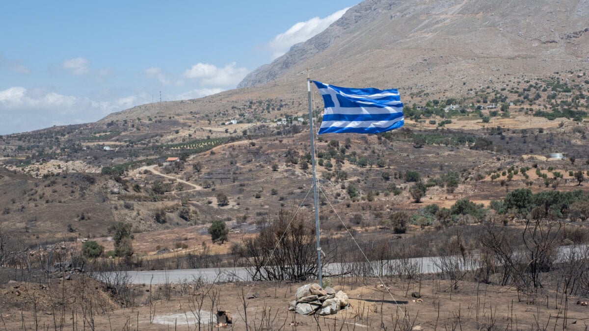 Φωτιά στο Ρέθυμνο: Ελληνική σημαία στο σημείο όπου πέθαναν οι 2 πυροσβέστες – Εικόνες καταστροφής μετά την πυρκαγιά 12 Φωτιά στο Ρέθυμνο: Ελληνική σημαία στο σημείο όπου πέθαναν οι 2 πυροσβέστες – Εικόνες καταστροφής μετά την πυρκαγιά
