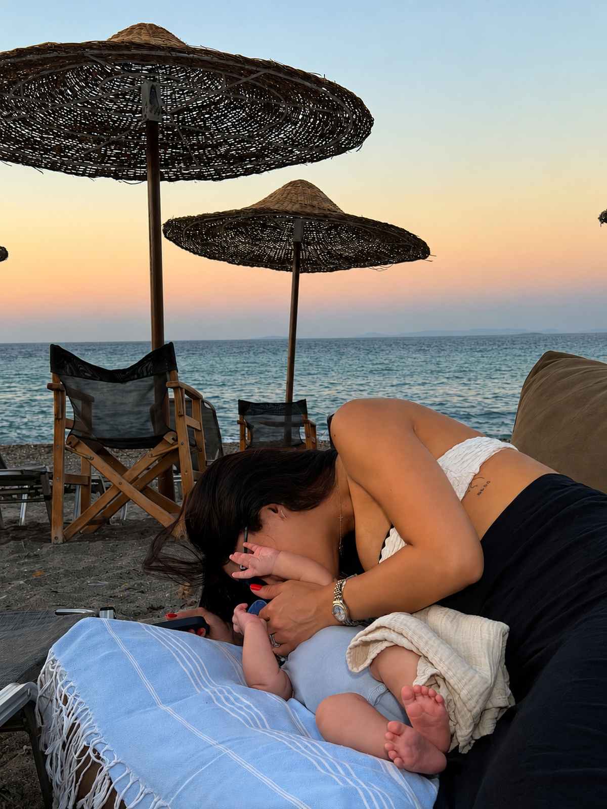 Μαριαλένα Ρουμελιώτη: Το πρώτο καλοκαίρι με τον 2 μηνών γιο της στην παραλία και το τρυφερό βίντεο 10 Μαριαλένα Ρουμελιώτη