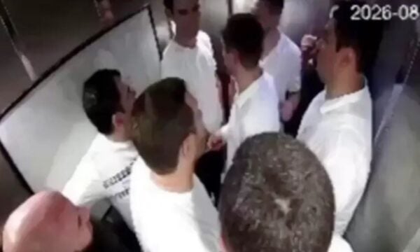 Ρωσία: Ασανσέρ έπεσε στο κενό από τον 4ο όροφο με 9 άτομα – βίντεο