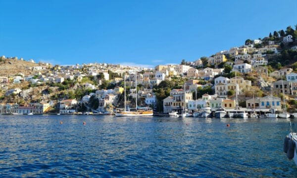 Ειδικό Χωροταξικό για τον Τουρισμό: Νέοι κανόνες για ξενοδοχεία, νησιά και Airbnb στις επενδύσεις